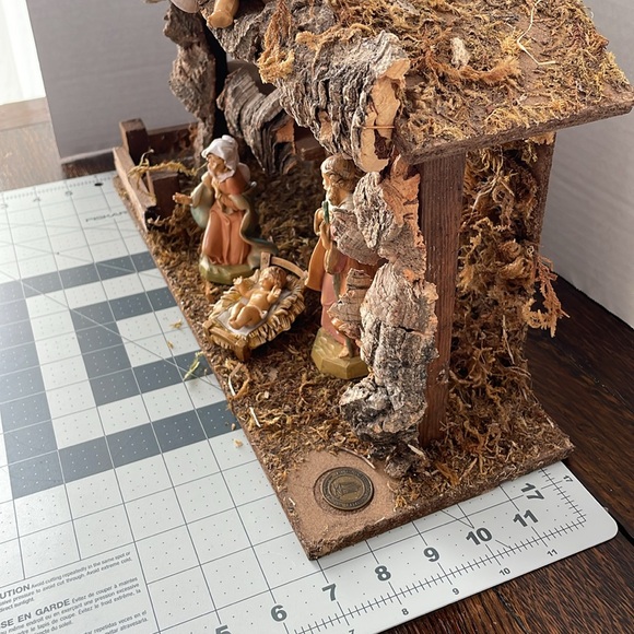 Fontanini by Roman, c1991 Nativity Scene, incl Baby Jesus, Mary, Joseph & manger - Picture 2 of 16